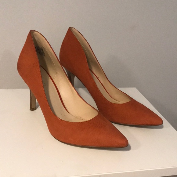 nine west orange pumps